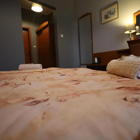 Nasz Klub - Goscinne Couette-café 3*